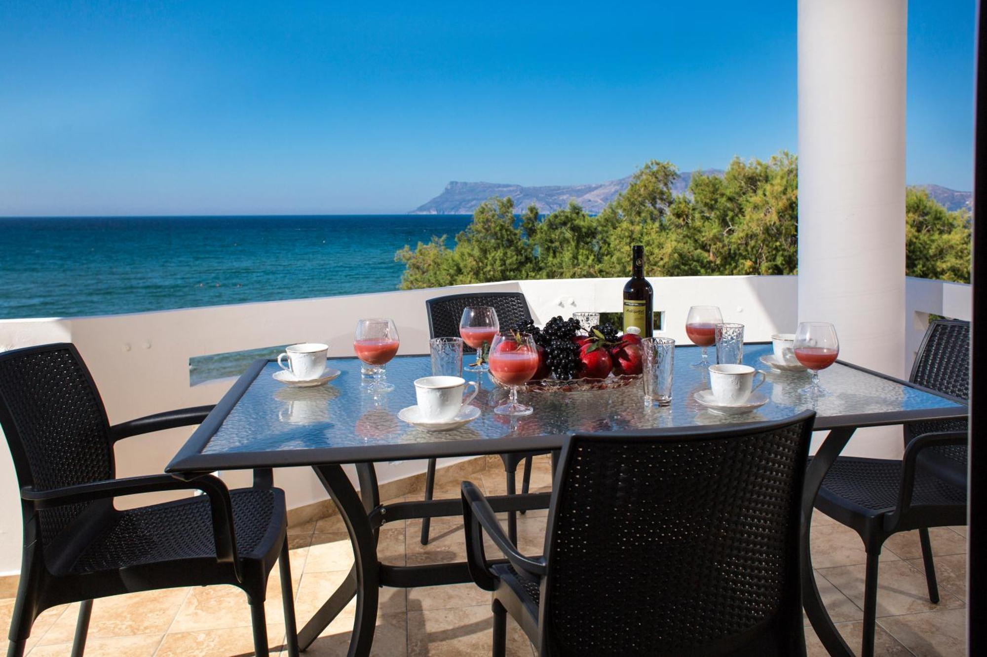 Mavros Molos Seaside Apartment كيساموس المظهر الخارجي الصورة